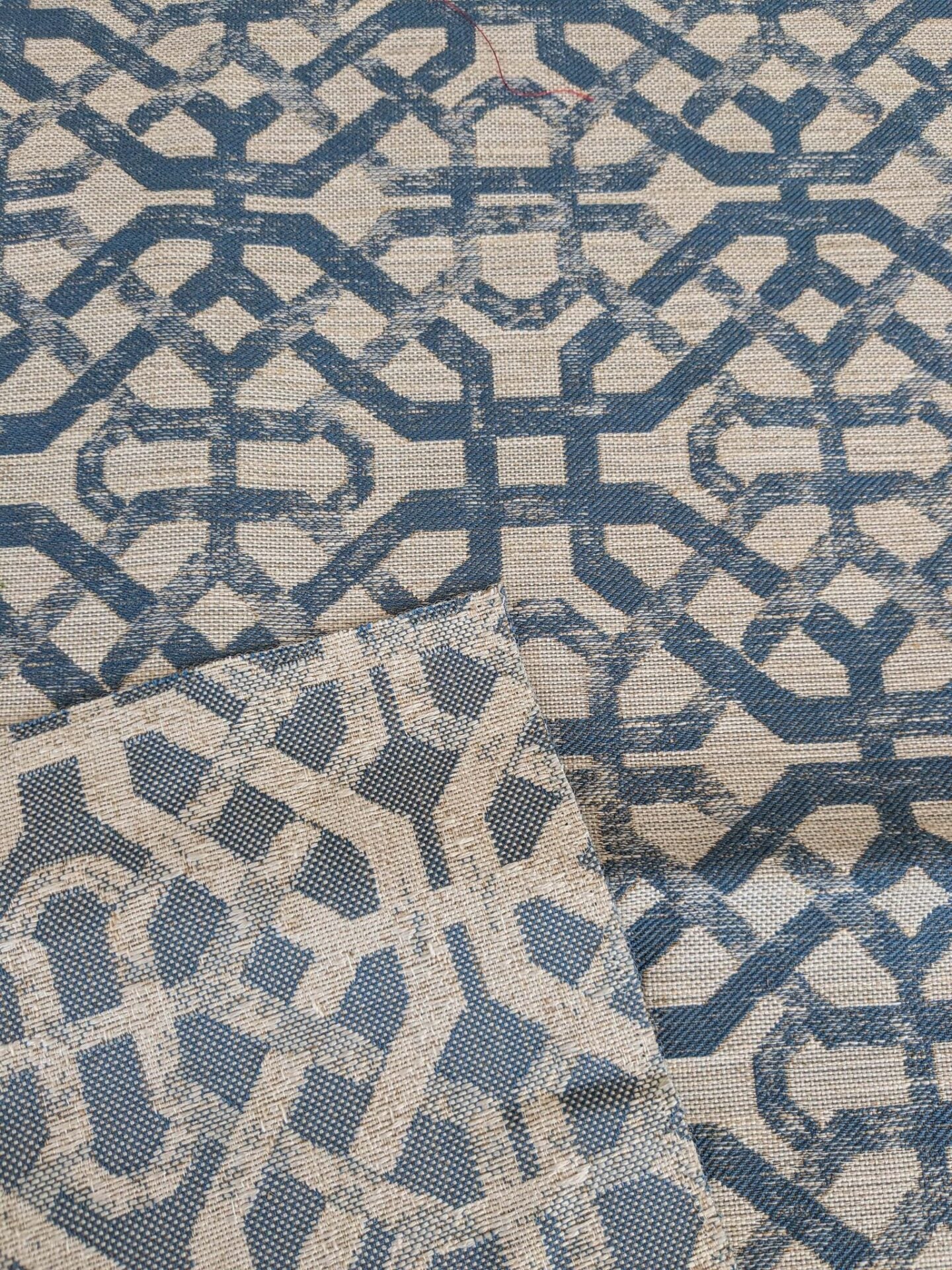 21 EV37 26" x 27" Old World Weavers Porta Fregio Ming Blue White Cream Jacquard Geometric Lattice Fretwork