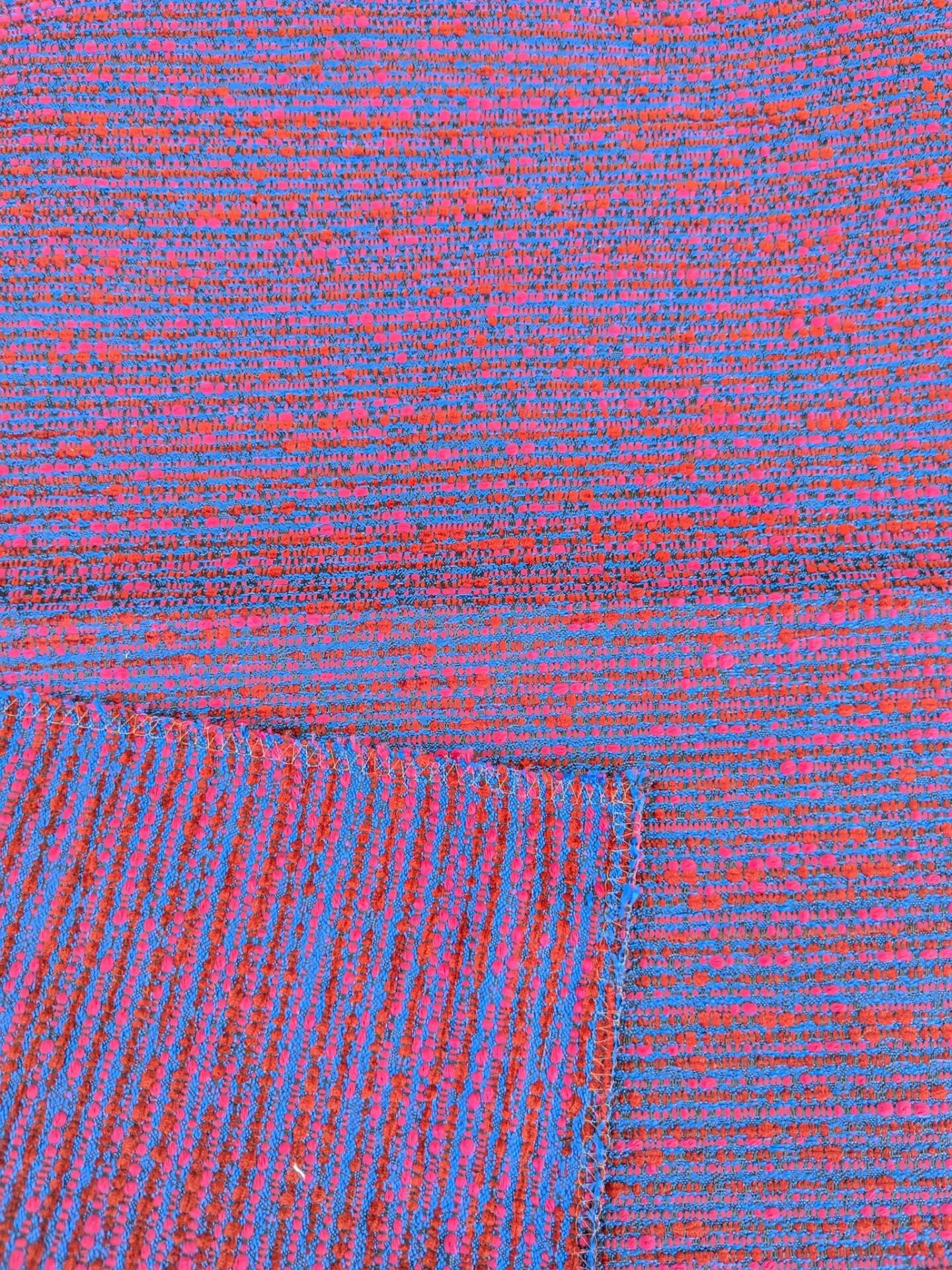 58 EV37 25" x 26" Lelievre Paris Maracas Fruits Rouges Purple Solid Texture Polyester