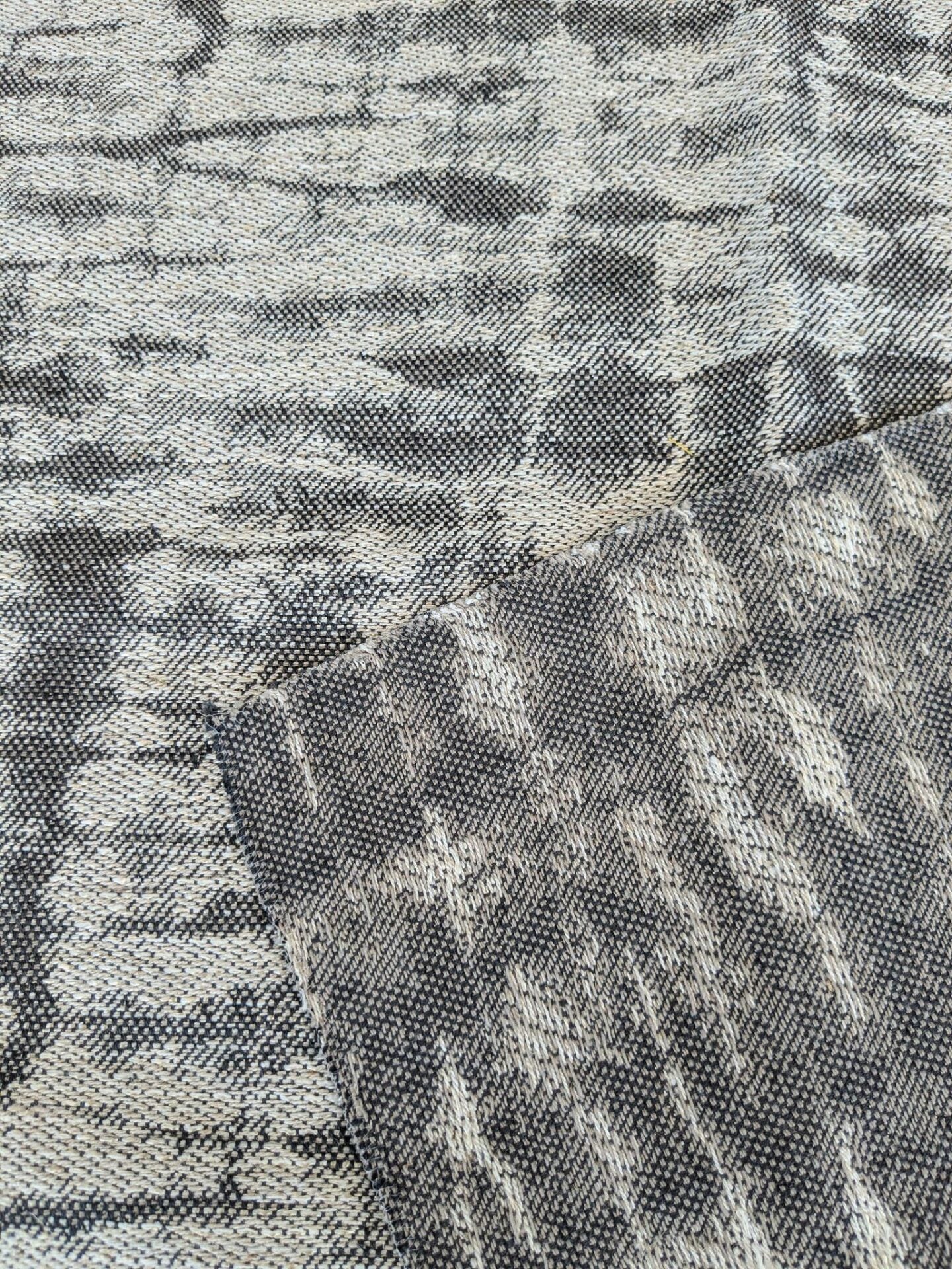 86 EV37 27" x 26" Scalamandre Shibori Weave Pewter Gray White Jacquard Abstract Texture MSRP USD 246/y