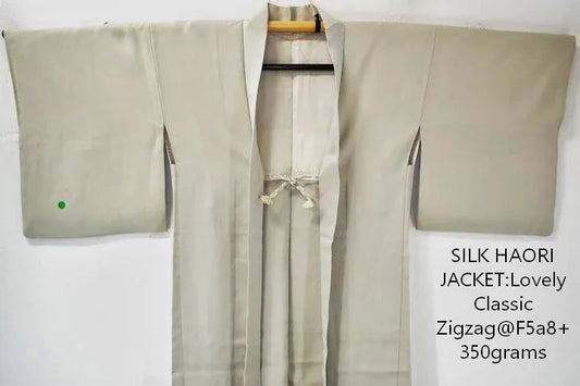 High Quality Japanese Silk Haori Jacket Subtle cream grey Classic Zigzag