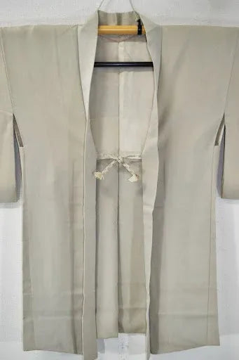 High Quality Japanese Silk Haori Jacket Subtle cream grey Classic Zigzag