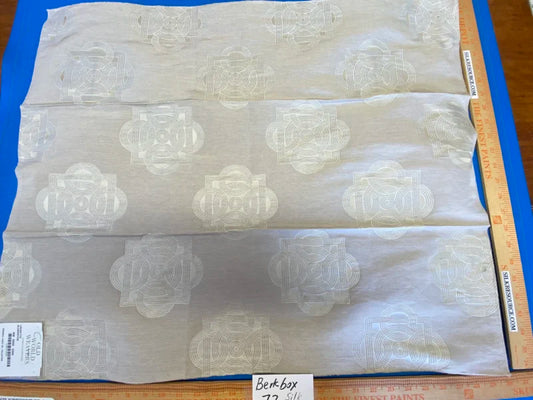 33 Berkbox72 Scalamandre Old World Weavers Square Silk Lockette Alabaster Cream White MSRP USD 348/y