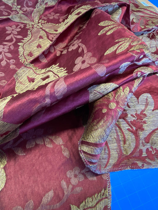 37 Berkbox72 Scalamandre Old World Weavers Square Silk Claudina Cherry Deep Red Gold Renaissance Damask Reversible Italy MSRP USD 320/Y
