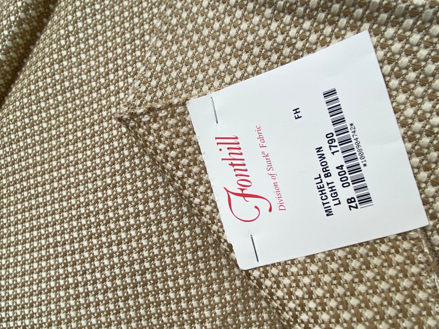 22 Berkbox71 Scalamandre Square Silk Fonthill Mitchell Light Brown Small Scale Texture Plain MSRP USD216/y