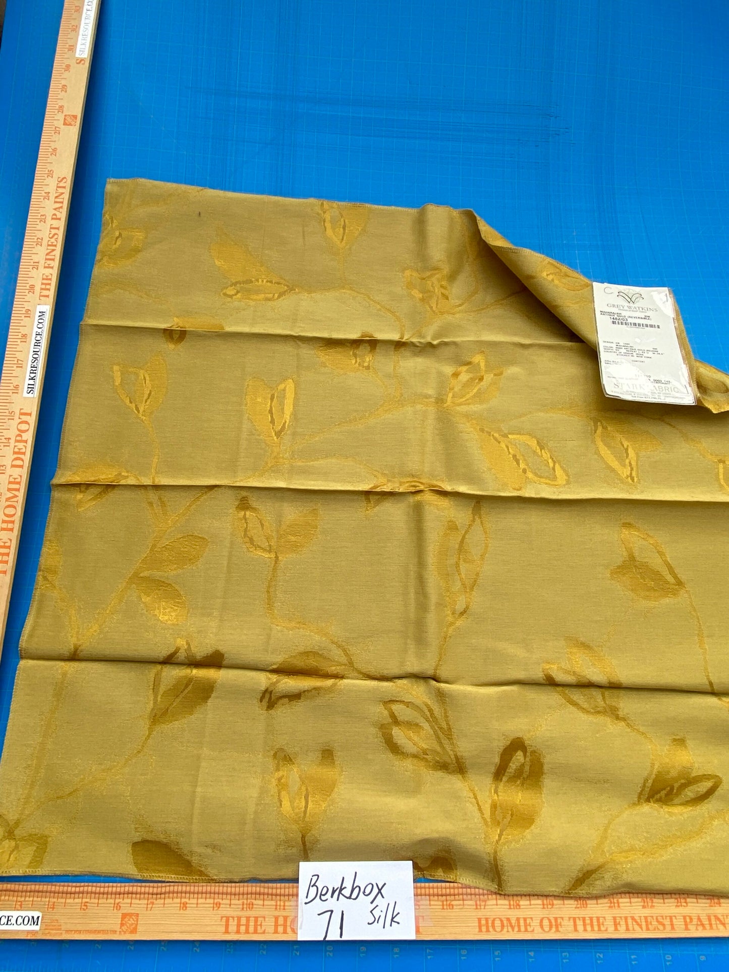 25 Berkbox71 Scalamandre Square Silk Grey Watkins Maharajah Antique Gold Reversible Gold Tree Foliage MSRP USD348/y