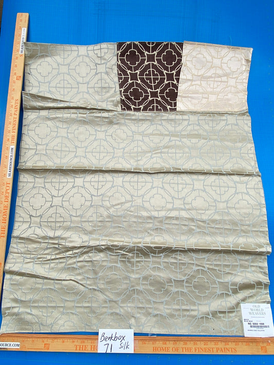 36 Berkbox71 Scalamandre Square Silk Old World Weavers Motif Blue Mist Silk Plain Medallion Geometric Graphic MSRP USD 304/y
