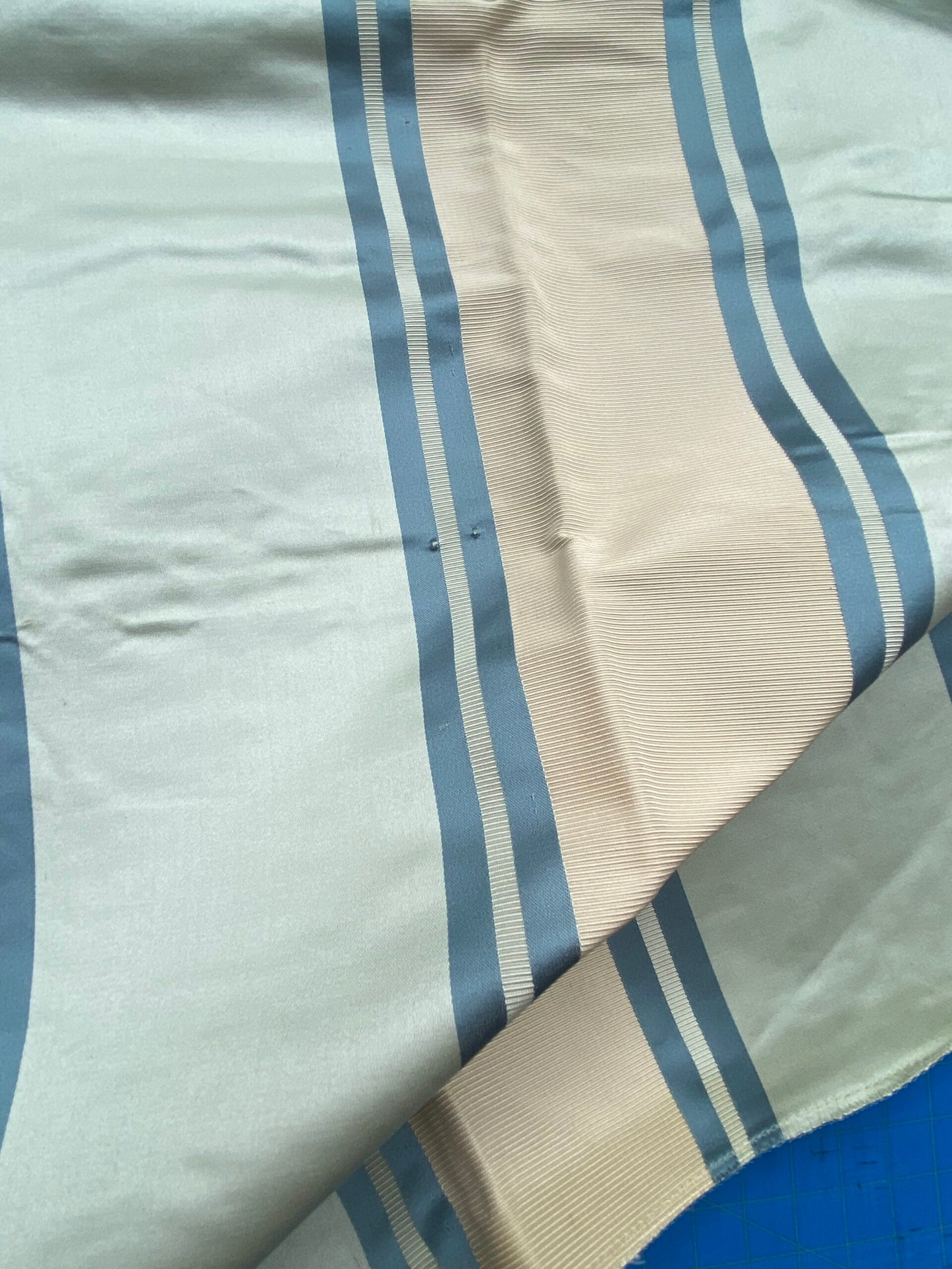47 Berkbox71 Scalamandre Square Silk Old World Weavers Chaplin Sky Silk Stripe Light Blue Beige MSRP USD 300+/y