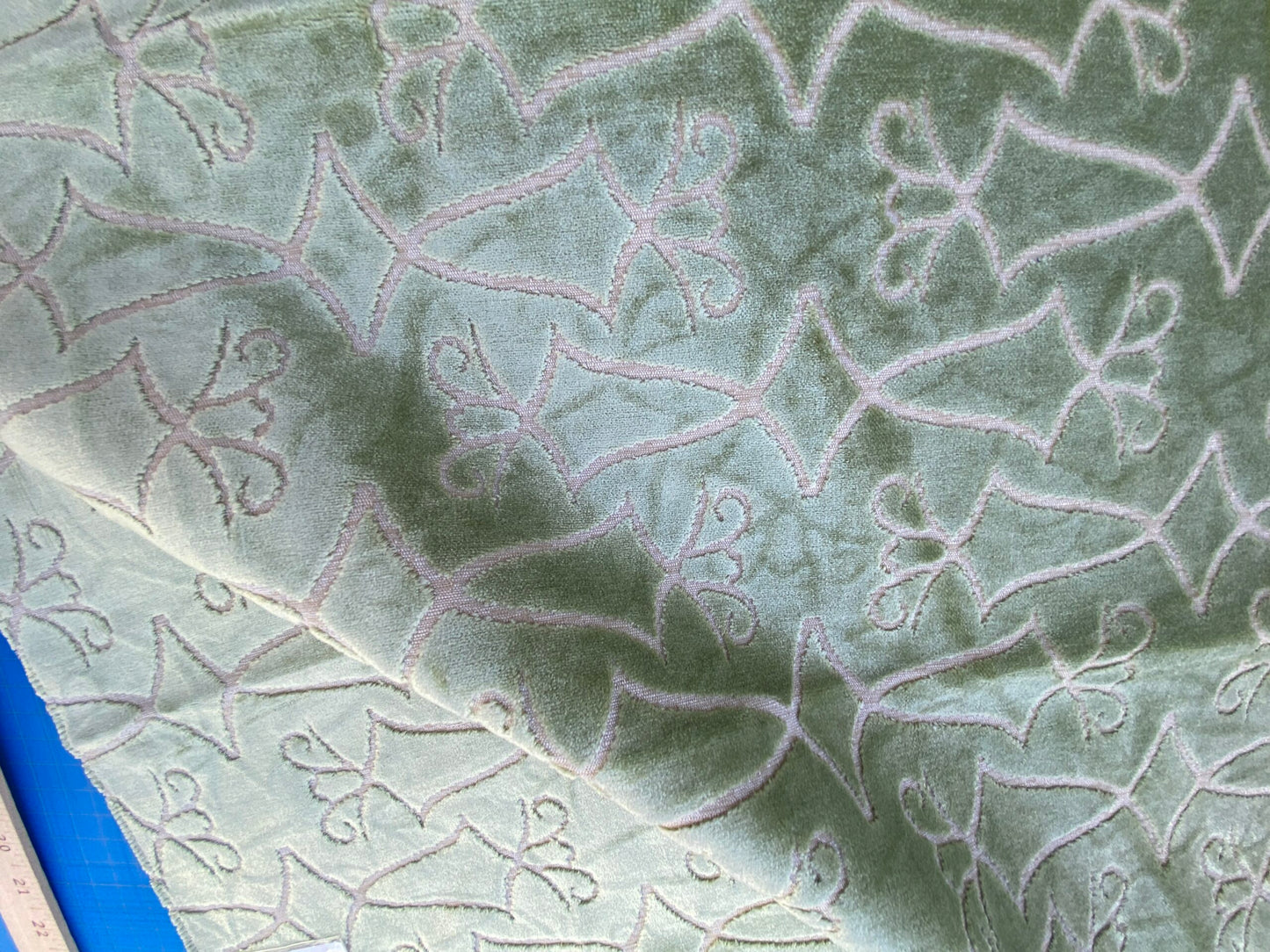 3 Berkbox74 Square Velvet by Old World Weavers Princess Aida Bamboo Green Cut Velvet Silky MSRP USD 228/Y