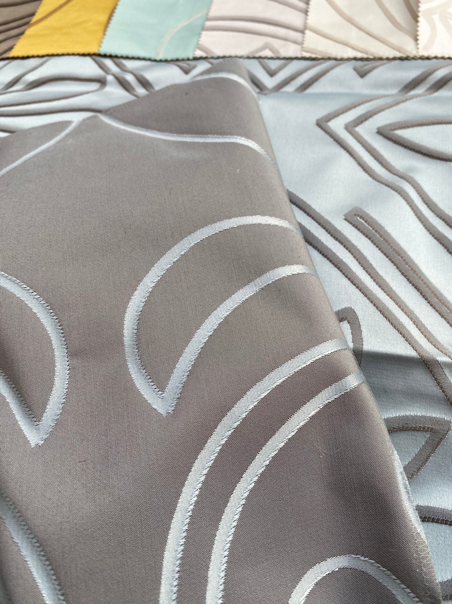 15 Berkbox76 Square Jacquard by Lelievre Trefle Opale Gray Damask Polyester MSRP USD 542/y