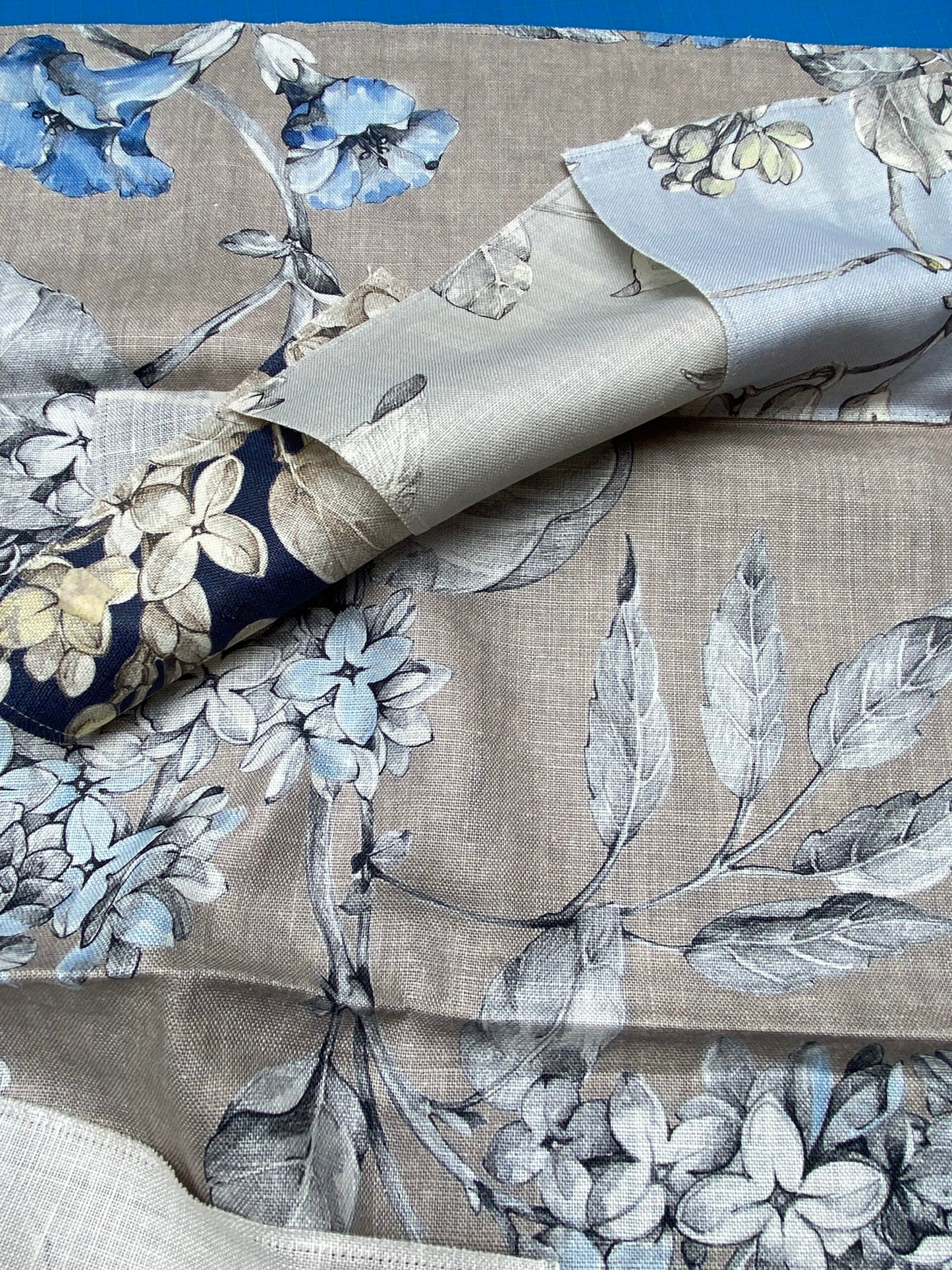 26 Berkbox77 Square Printed Fabrics by Grey Watkins Merrimon Linen Gray Floral 33" x 27" MSRP USD 300+/Y