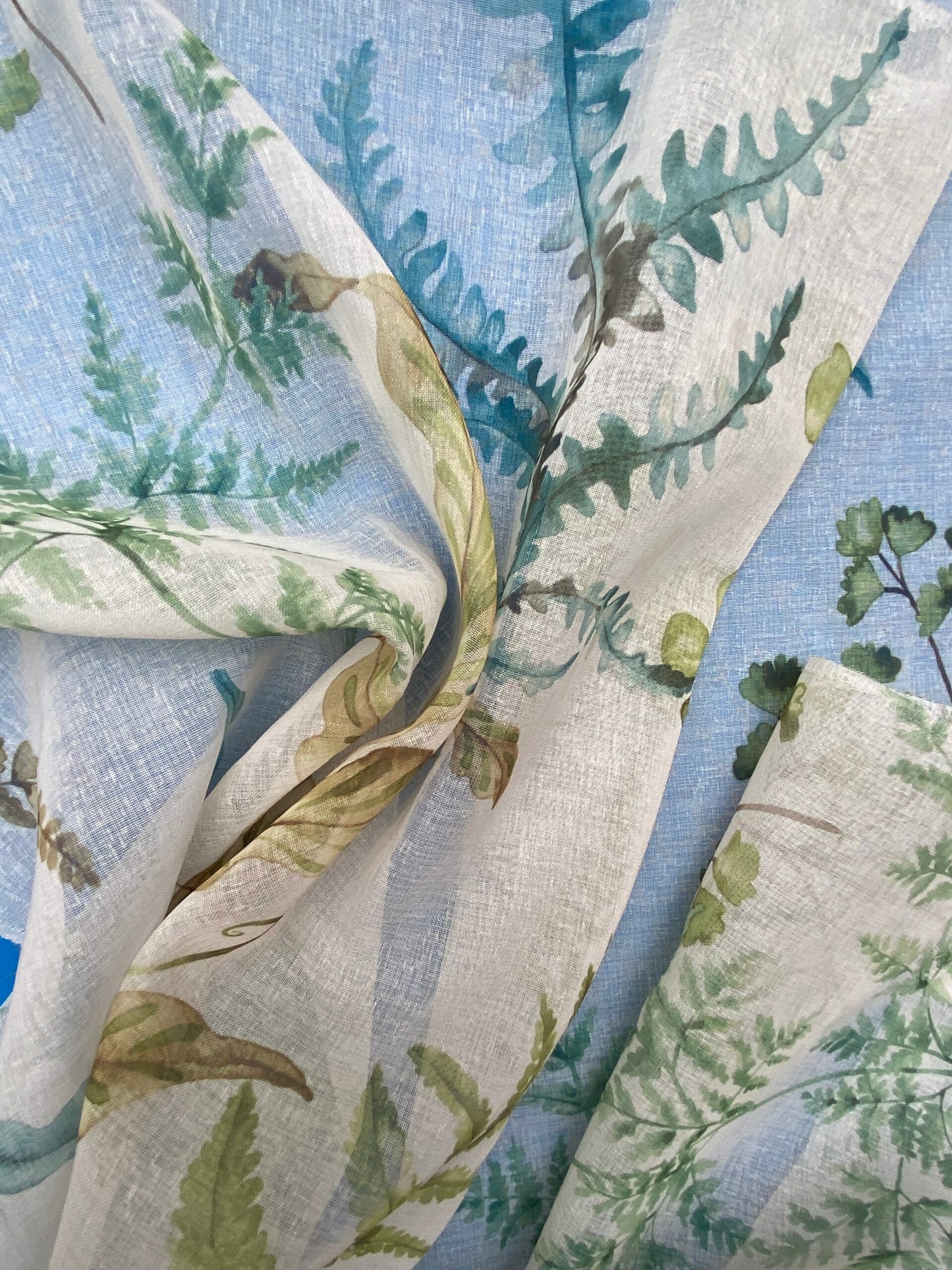 30 Berkbox77 Square Printed Fabrics by Old World Weavers Woodbury Sheer Spring Green Blue MSRP USD 100/