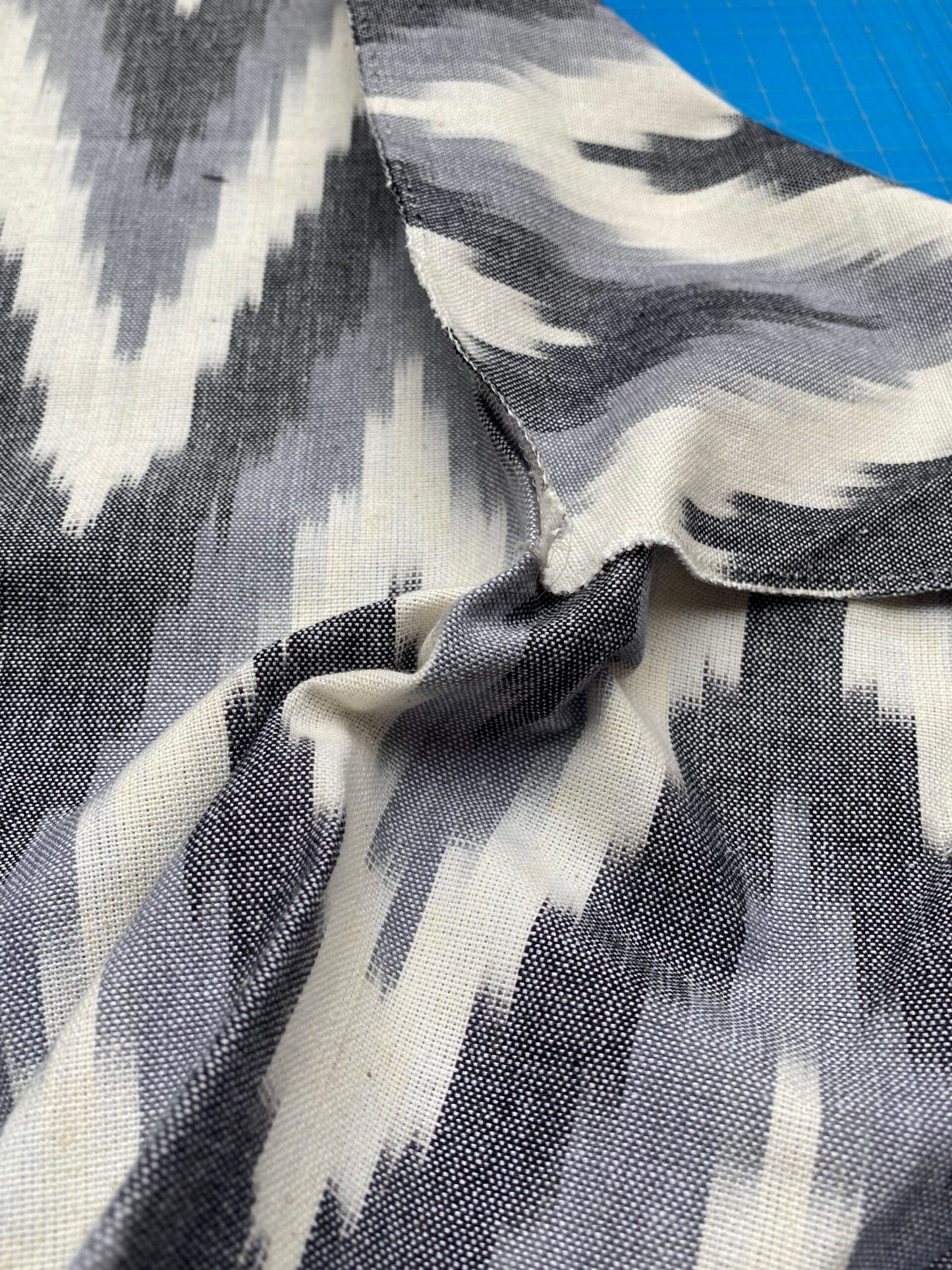 38 Berkbox77 Square Printed Fabrics by Scalamandre Adras Ikat Weave Carbon Black White Cotton Chevron MSRP USD 150/y