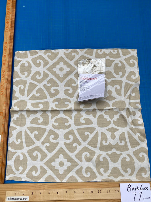 50 Berkbox77 Square Printed Fabrics by Scalamandre Anshun Lattice Sand Linen Beige White MSRP USD 370/yard