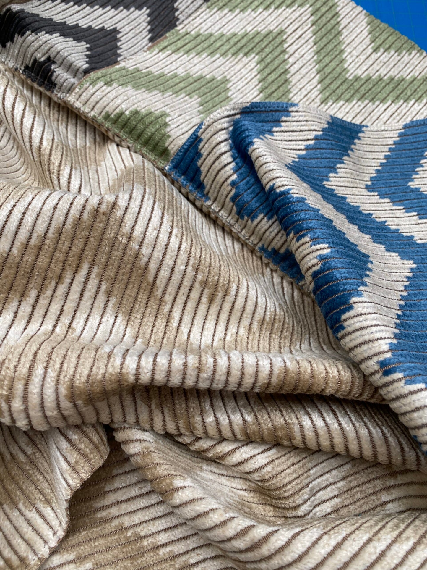 10 Berkbox78 Square Velvet by Fonthill Carnaby Desert Brown White Chevron MSRP USD 294/y