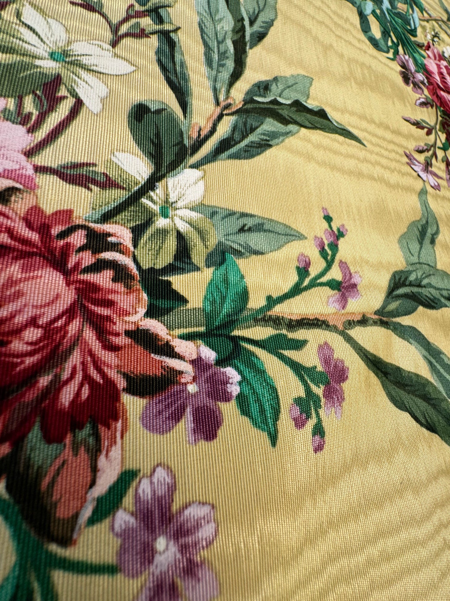 Scalamandre Nosegay Yellow Red Green Floral Botanical Foliage MSRP USD 316/y