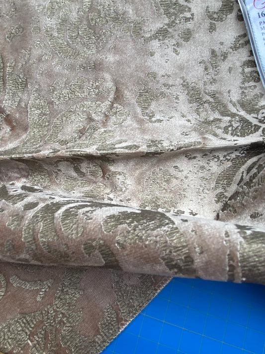 11 Berkbox79 Scalamandre Square Velvet Palladio Velvet Damask Burnished Gold MSRP USD300+/y