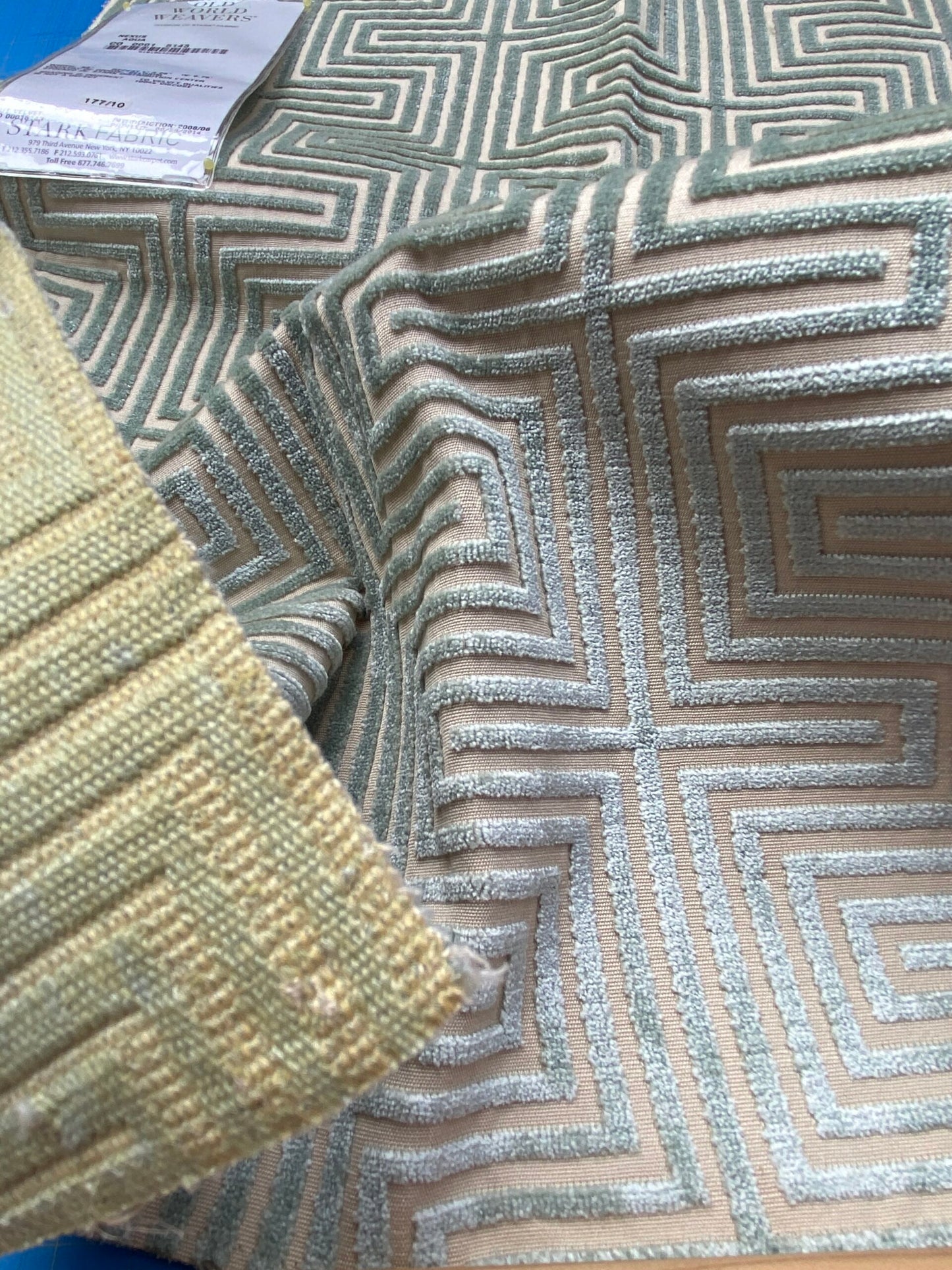 12 Berkbox79 Square Velvet by Old World Weavers Nexus Aqua Cut Velvet MSRP USD360/y