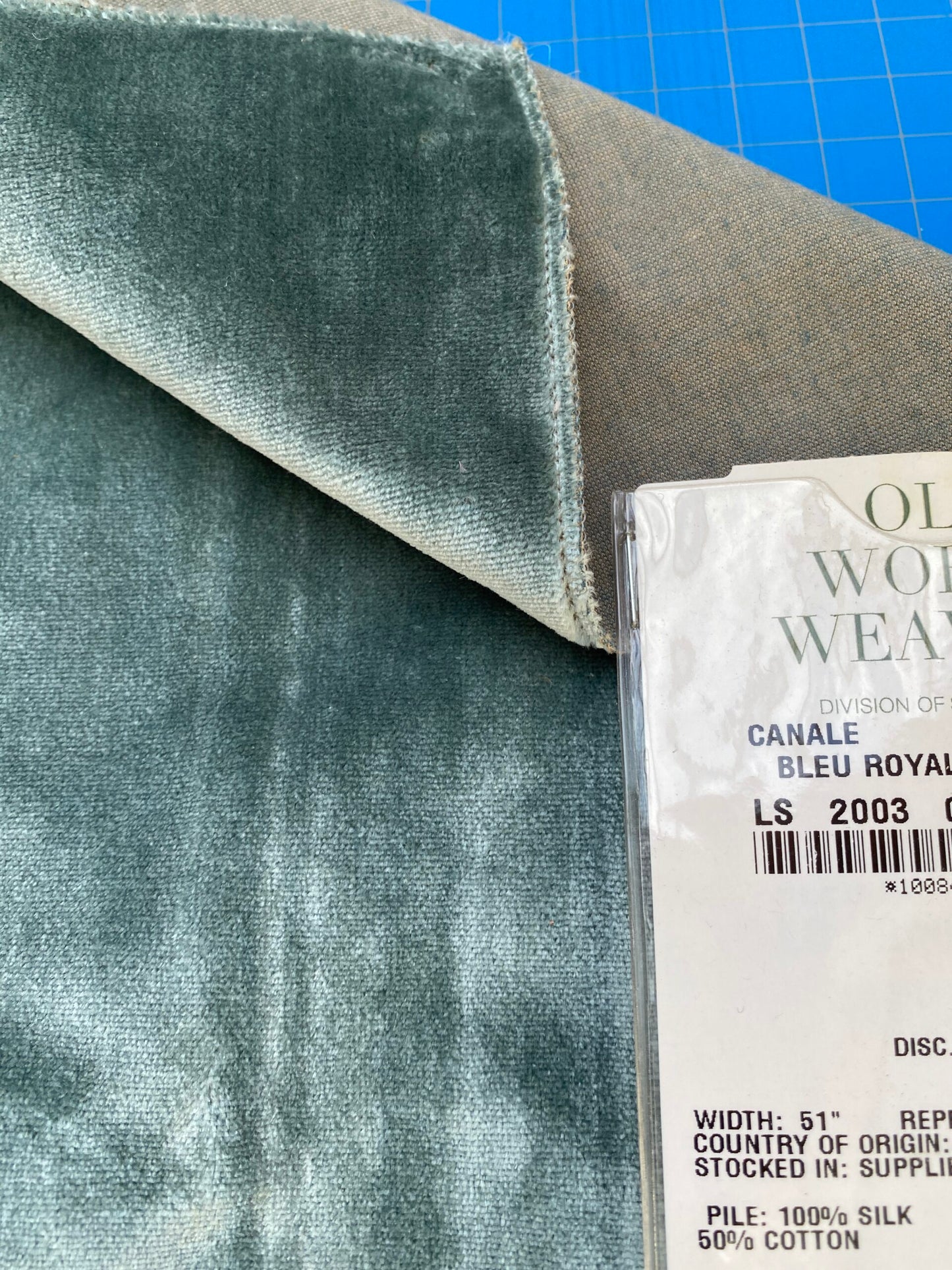 10 Berkbox81 Square Velvet by Lelievre Canale Bleu Royal Blue Solid 22"L X 24"W MSRP USD 536/y