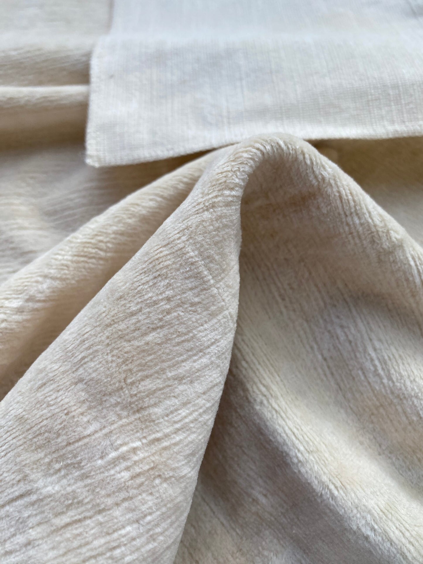 5 Berkbox83 Square Velvet by Old World Weavers Como Linen Creme Beige Texture MSRP USD 354/y