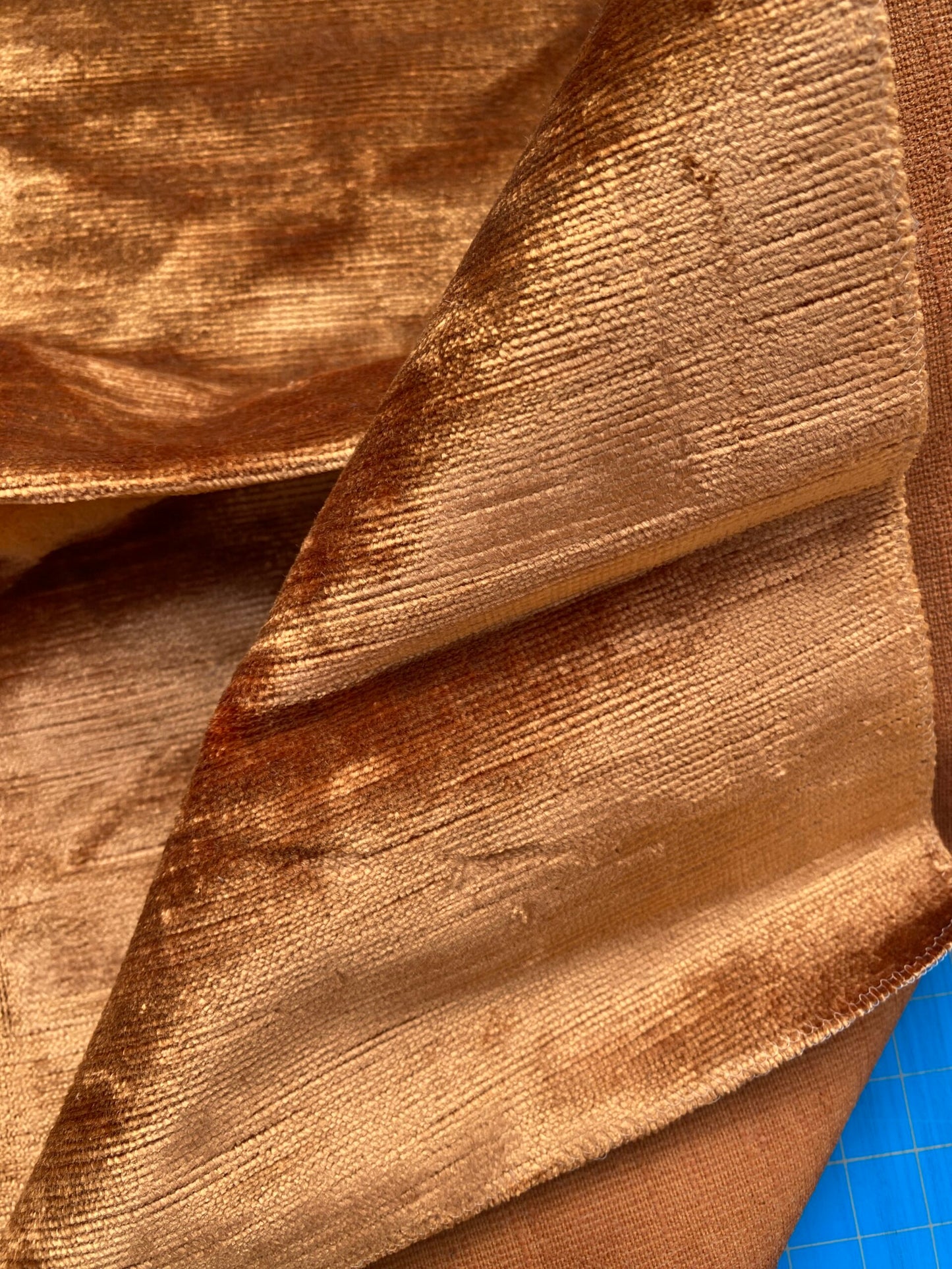 17 Berkbox83 Square Velvet by Old World Weavers Taos Silicon Finis Amber Copper Brown Solid Texture MSRP USD210/y