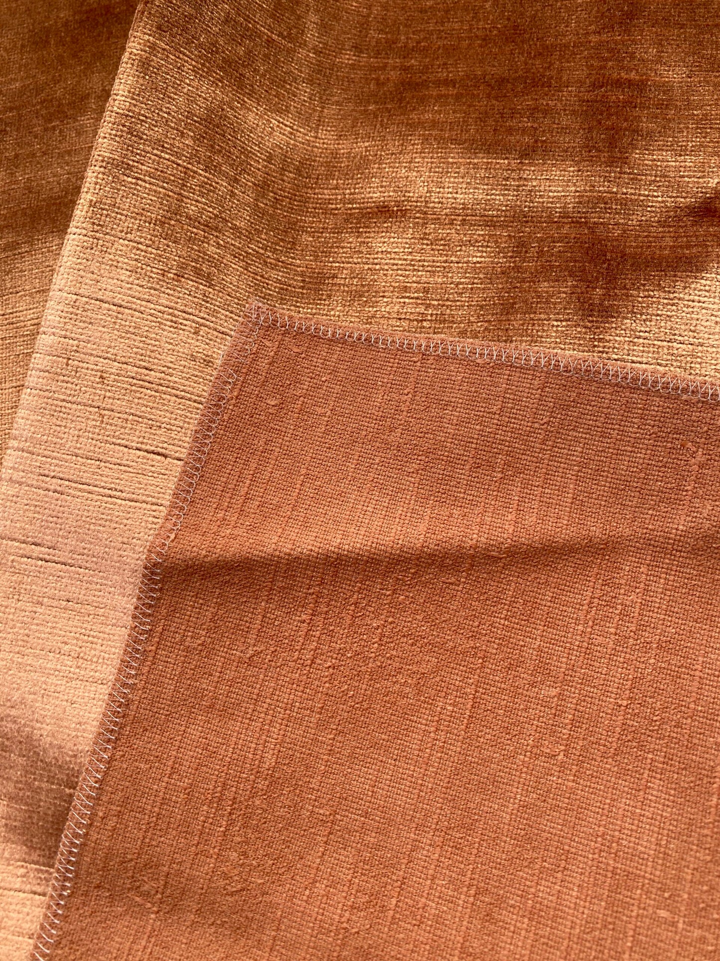 18 Berkbox83 Square Velvet by Old World Weavers Taos Silicon Finis Amber Copper Brown Solid Texture MSRP USD210/y