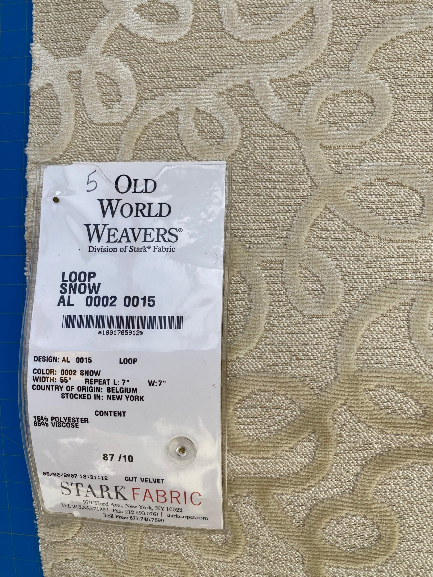 23 Berkbox84 Square Velvet by Old World Weavers Loop Snow Beige Abstract Graphic MSRP USD 320/y