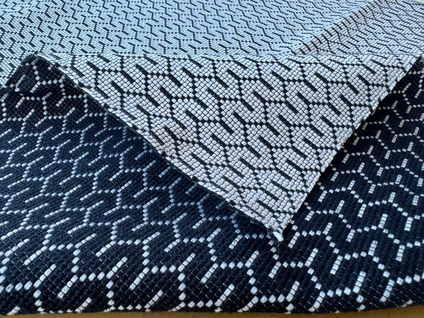 4 EV56 Square 25" x 25" Jacquard by Lelievre Strada Reversible Poivre Black and White Small Jacquard Small Scale Chevron Geometric MSRP USD 602/y