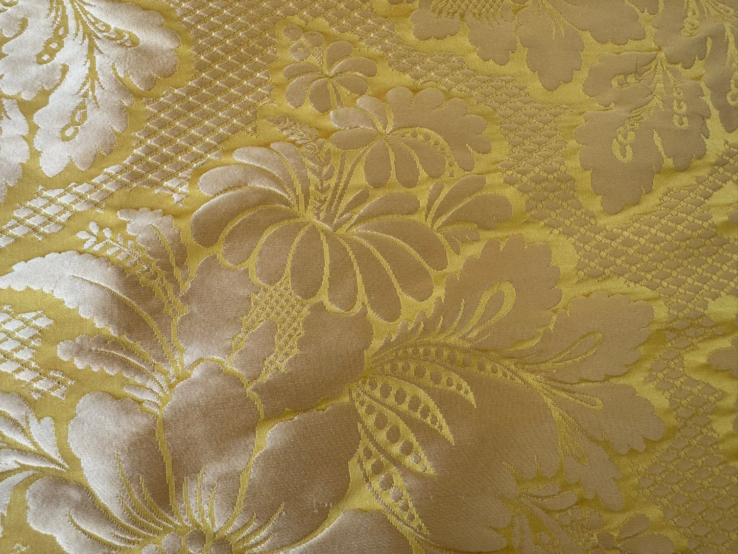 51 EV56 Square 24" x 24" Tassinari and Chatel Volanges Or Yellow Gold Floral Historic MSRP USD 1354/y