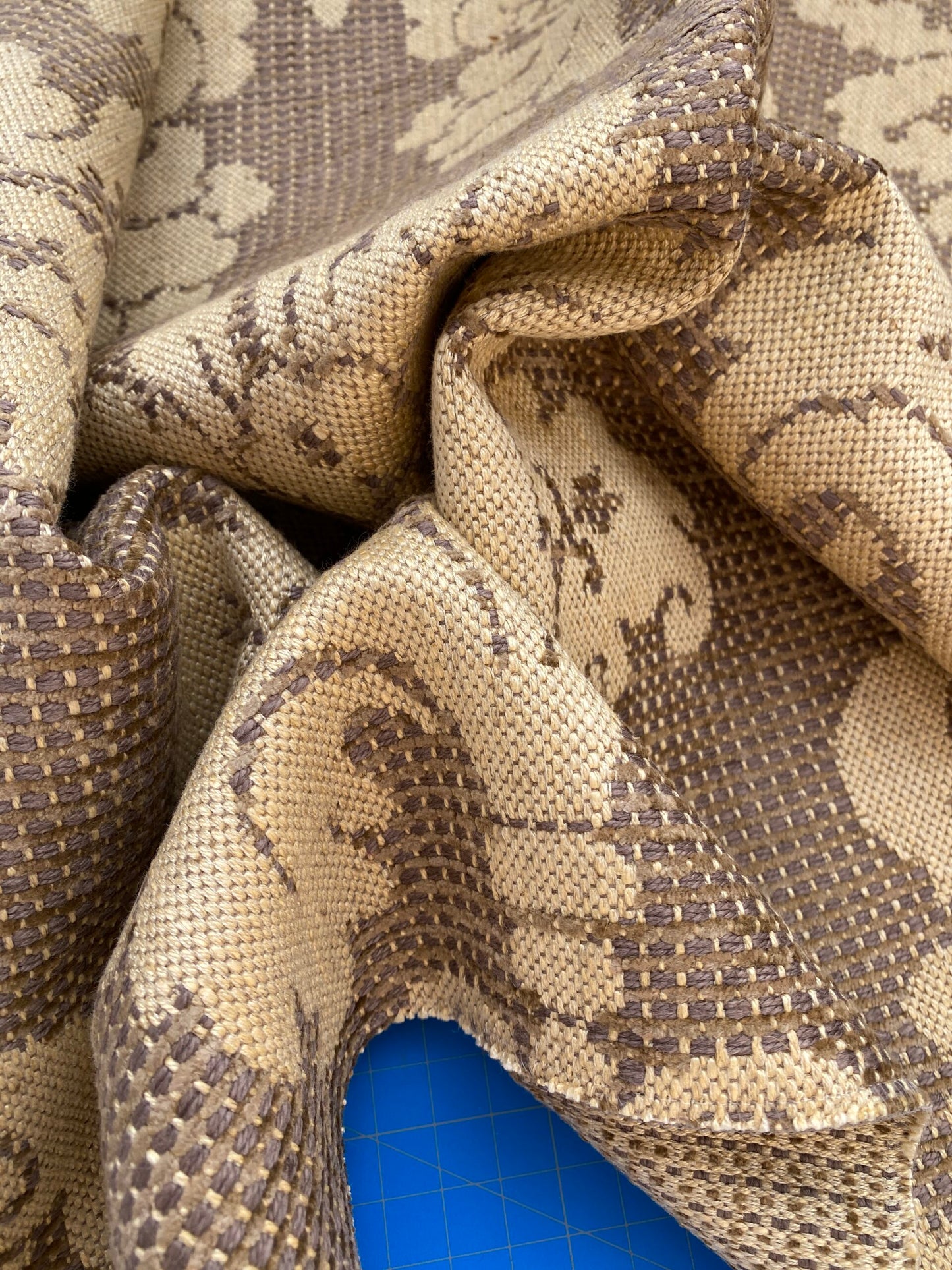 35 Berkbox87 Square Jacquard by Old World Weavers Lucretia Damask Driftwood Tan Beige Renaissance Classic Damask Thick MSRP USD 300/Y