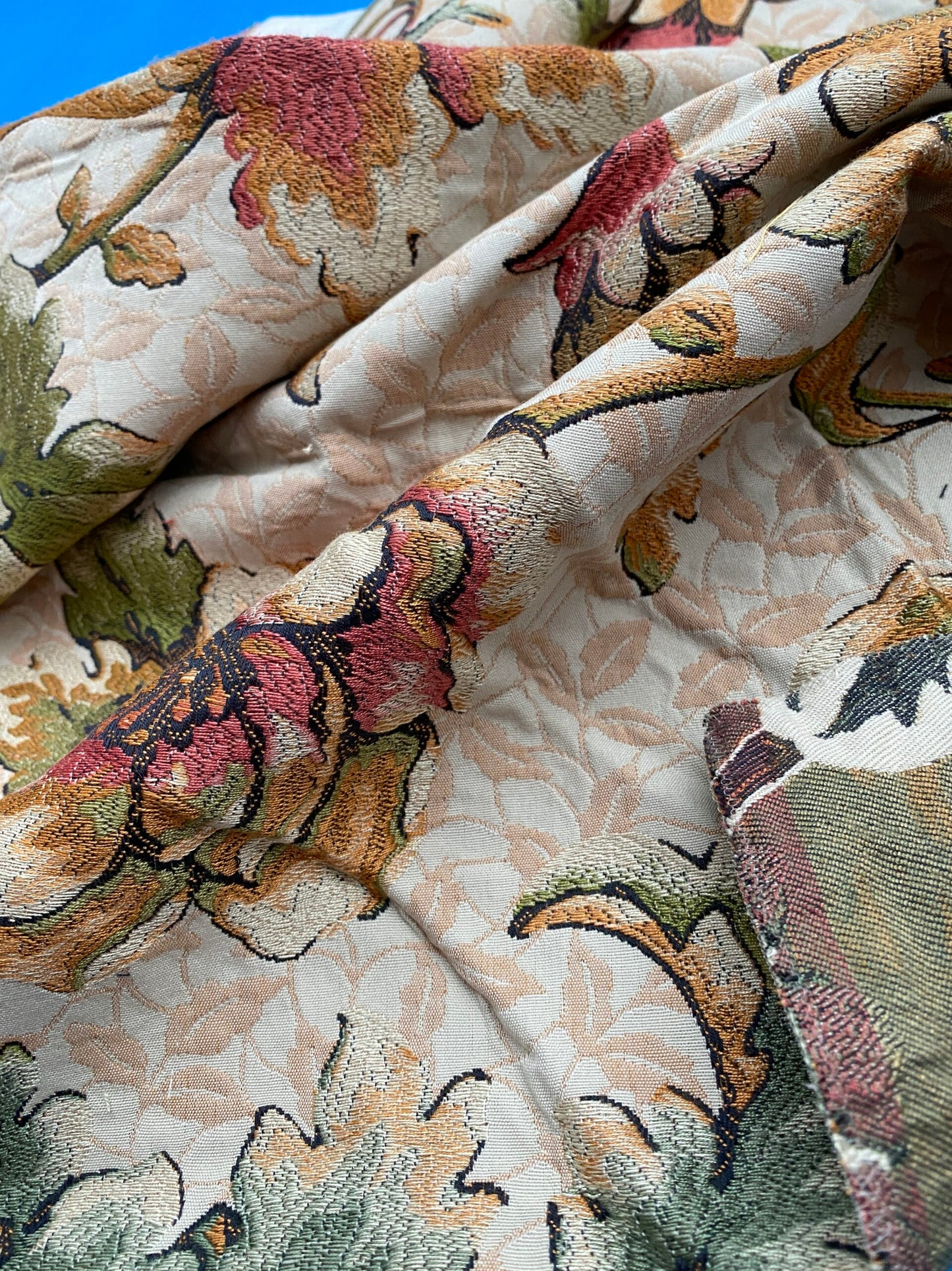 25 Berkbox88 Square Woven by Fonthill Lampasso Firenze Multi/Cream Floral White 34"L x 26"W MSRP USD304/y