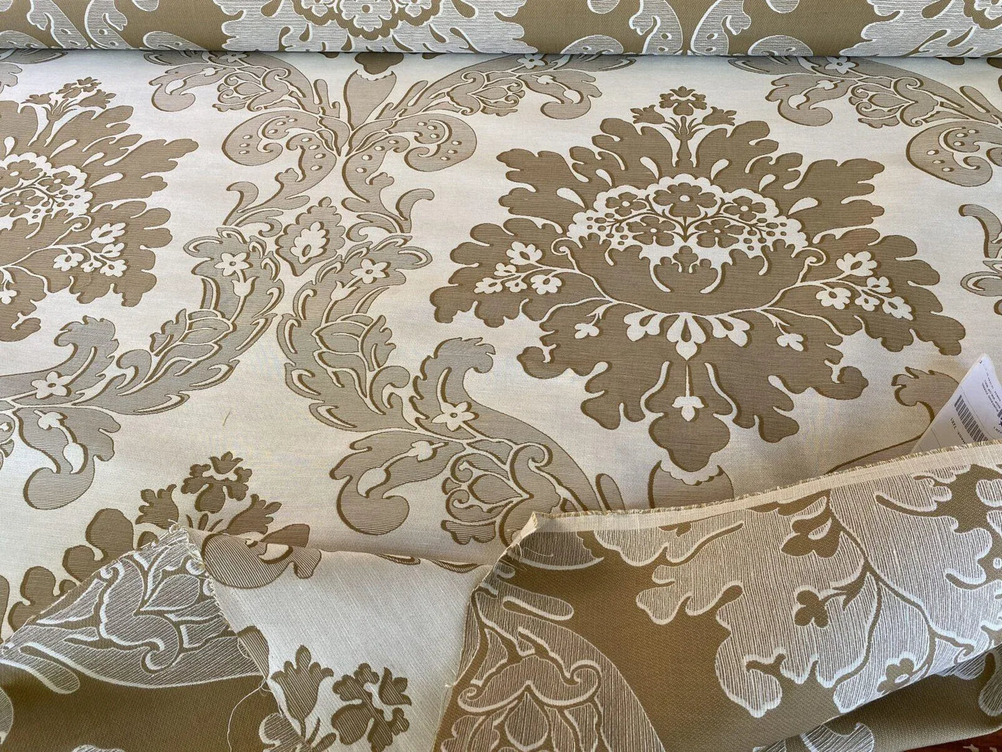 Scalamandre Montefalco Damask Beige Large Renaissance Damask Woven Tan White MSRP USD 272/Y