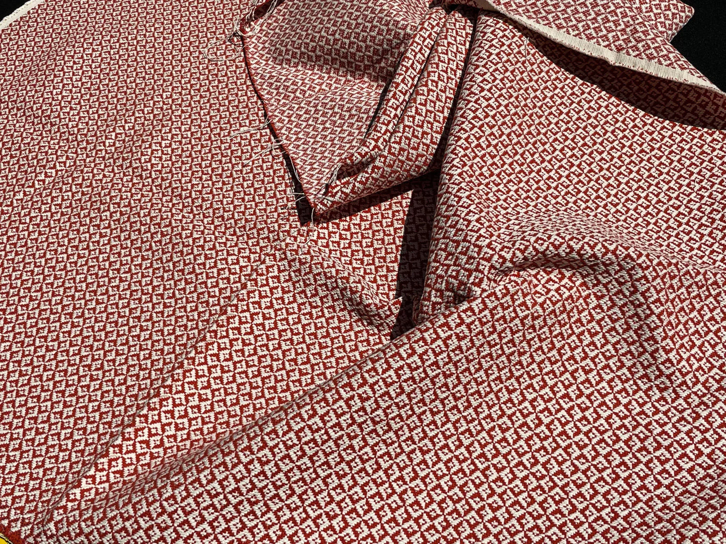 4 Berkbox62 1.5 yard Scalamandre KHIVA WEAVE Poppy Red White MSRP USD180/y