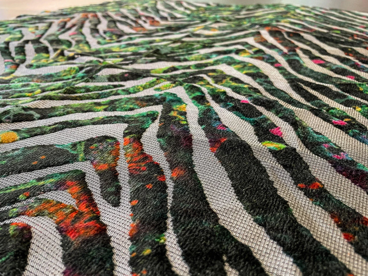 1 Berkbox63 27"X27" Scalamandre Wisteria Velvet Dramatic Forest