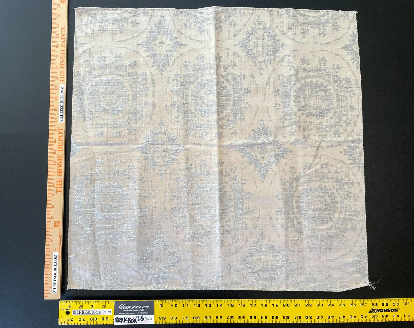 3 Berkbox65 27"x27" Square Scalamandre MANDALA Beige on Gray Medallion MSRP USD258/y