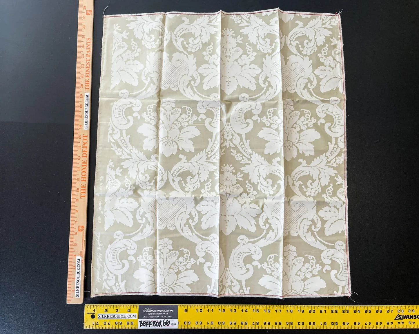 24 Berkbox66 24"x 27" Scalamandre Silk Print Damask Beige White