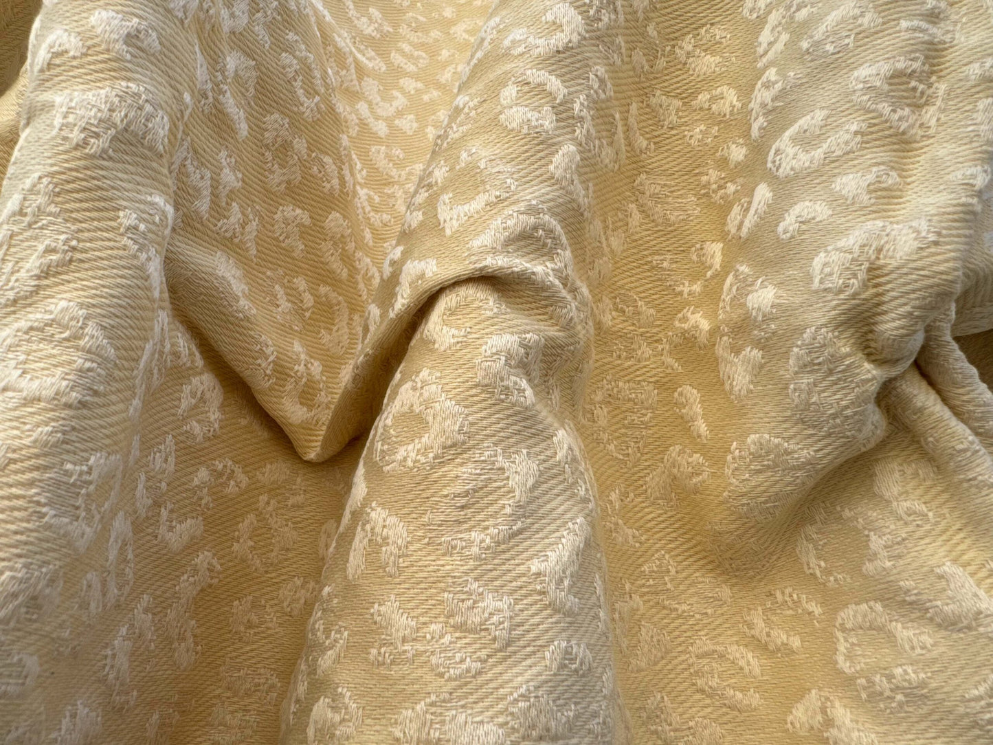 6 EV38 Scalamandre Small Scale Texture Leopard Animal Skin Beige Cream 1.5yards