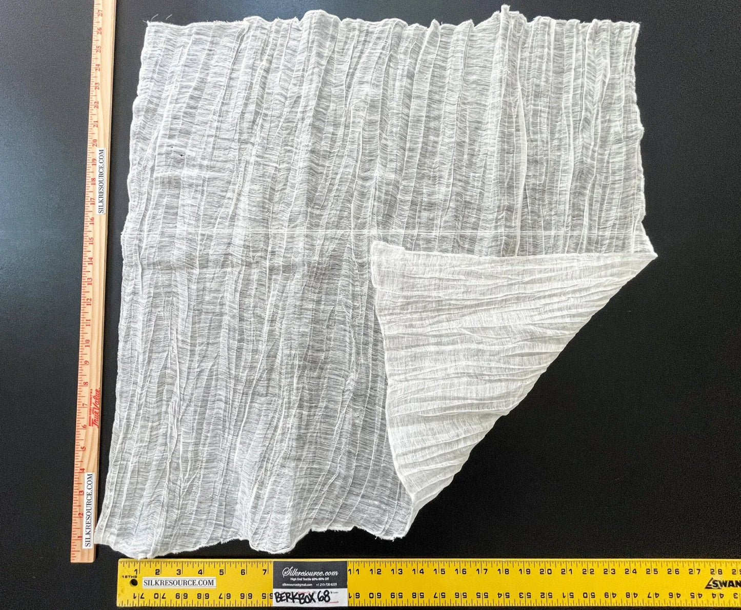 40 Berkbox68 27"x27" Scalamandre Sheer White Texture Solid