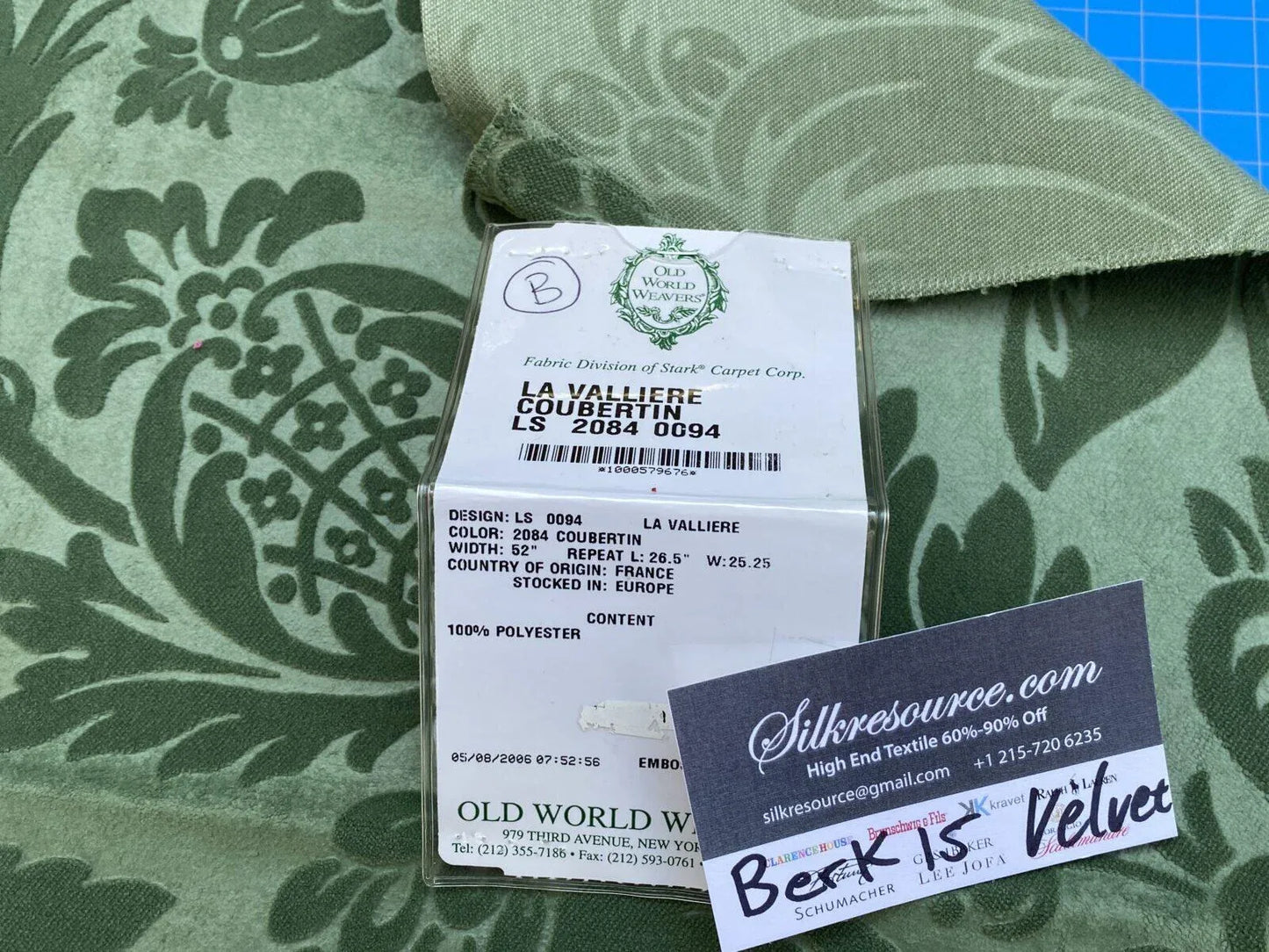 8b Berkbox15 Scalamandre La Valliere Coubertin Cut Velvet Old World Weavers