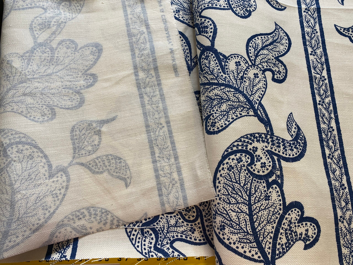 0.4Y Scalamandre Brooke Navy On White Blue Cotton Linen Print Heavy Cotton Linen Jacobean Flower Albert Hadley (Copy)