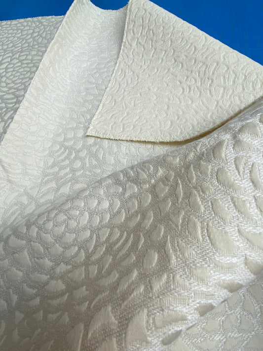 24 Berkbox100 Square Jacquard Small Scale Texture White MSRP USD300+/y