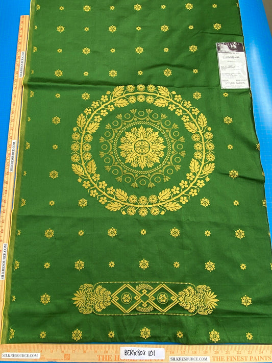 8 Berkbox101 Square Silk by Lelievre Paris Gericault Seat and Back Vert Green White House Neoclassic Medallion 25"L x 58"W MSRP USD500+/y