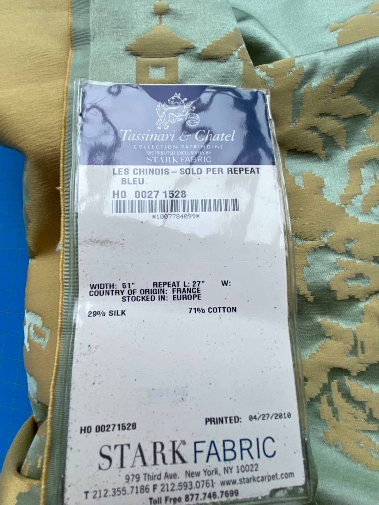 56 Berkbox101 Square Silky by Tassinari and Chatel Les Chinois Bleu Blue Damask Chinoiserie Historic MSRP USD 700+/y