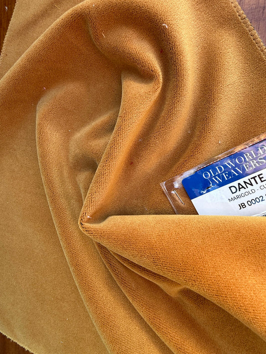 43 Berkbox106 17" x 17" Square Scalamandre Dante Marigold Gold Velvet Solid Polyester MSRP USD 178/y