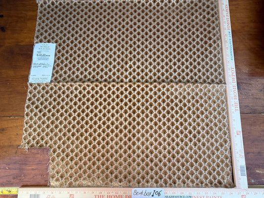 56 Berkbox106 26" x 26" Square Scalamandre Old World Weavers Verrier Wheat Gold Black Diamond Ogee MSRP USD 668/y