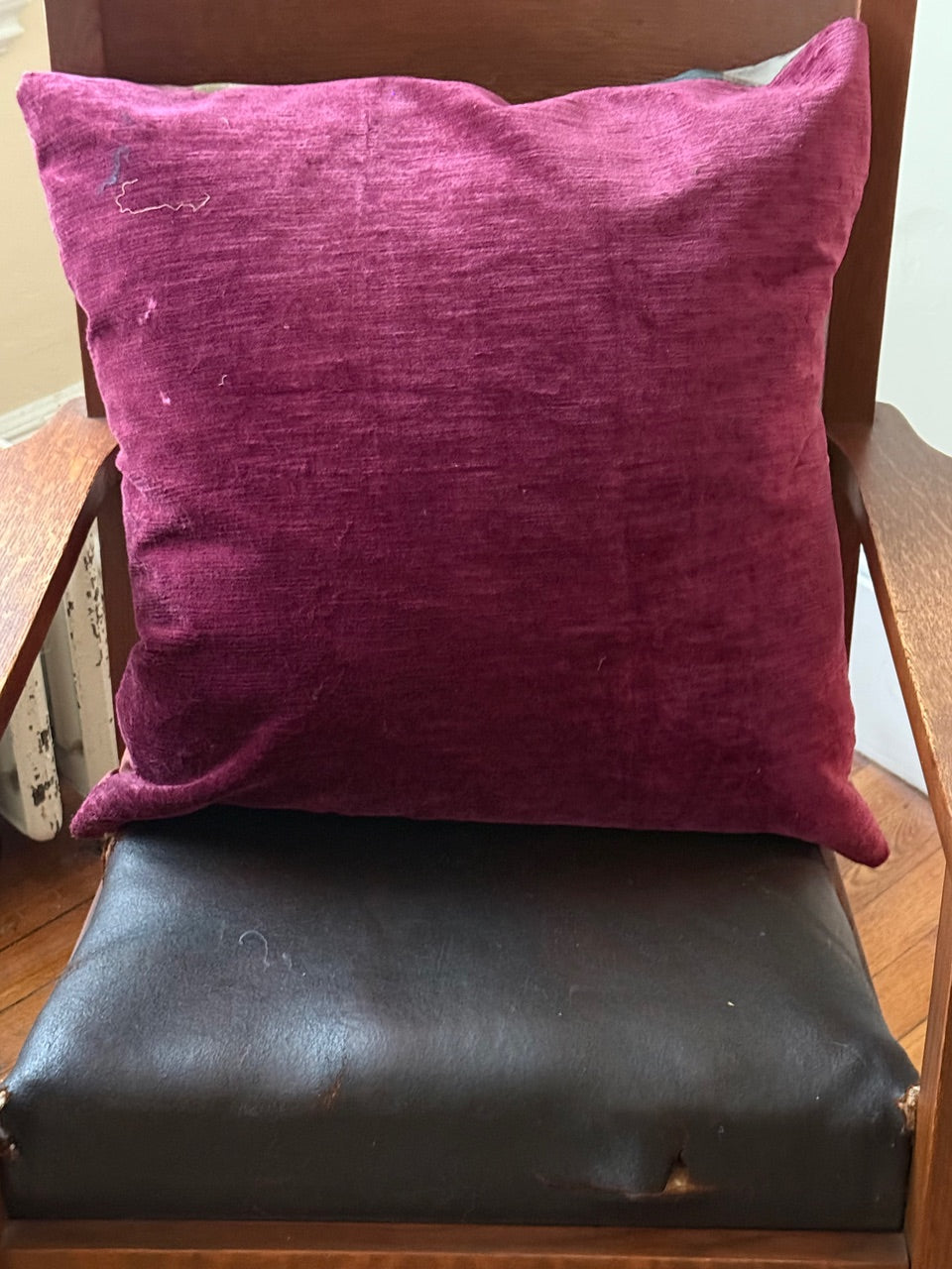 13 Berkbox67 28"x 28" Square Scalamandre Velvet Red Plains Texture