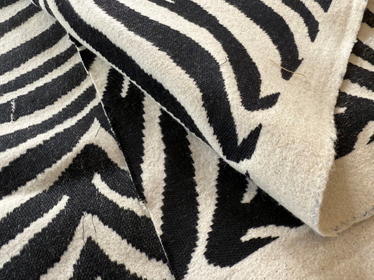 5 Berkbox107 1.7yards x 57"w Scalamandre Singita Black And White Zebra Animal Skin Embroidery Wool MSRP 306yard