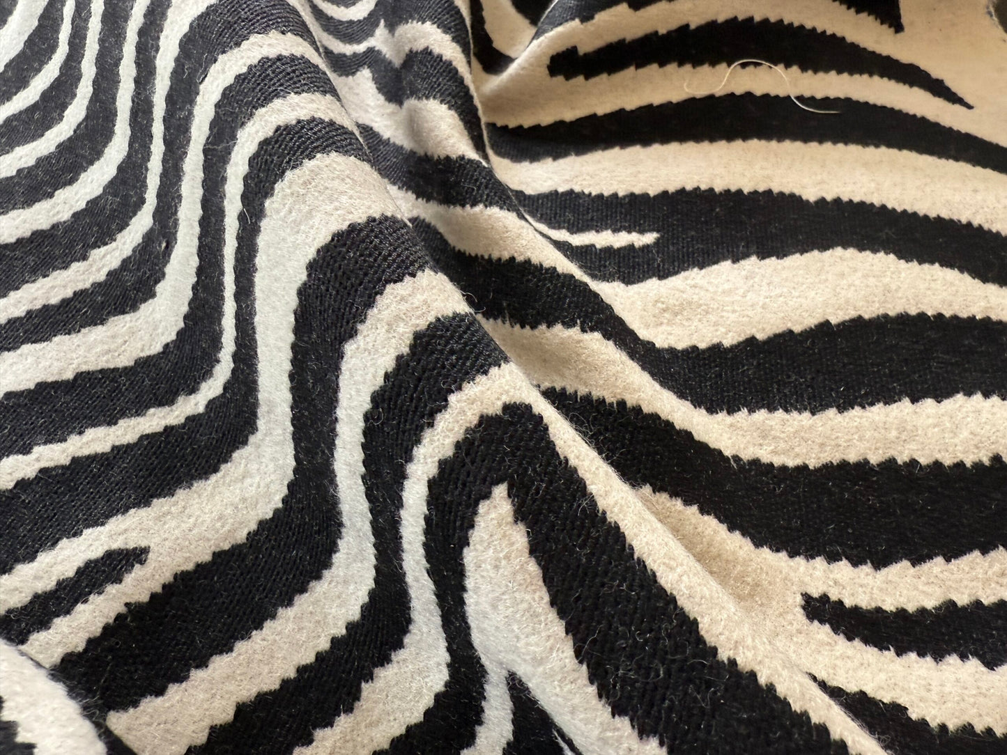 5 Berkbox107 1.7yards x 57"w Scalamandre Singita Black And White Zebra Animal Skin Embroidery Wool MSRP 306yard