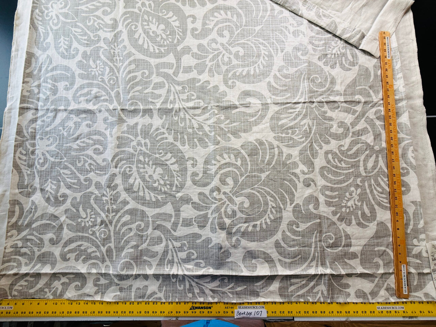 18 Berkbox107 1.4y Scalamandre Grey Watkins Pamlico Stone White Historic Botanical Foliage Linen MSRP USD656/y