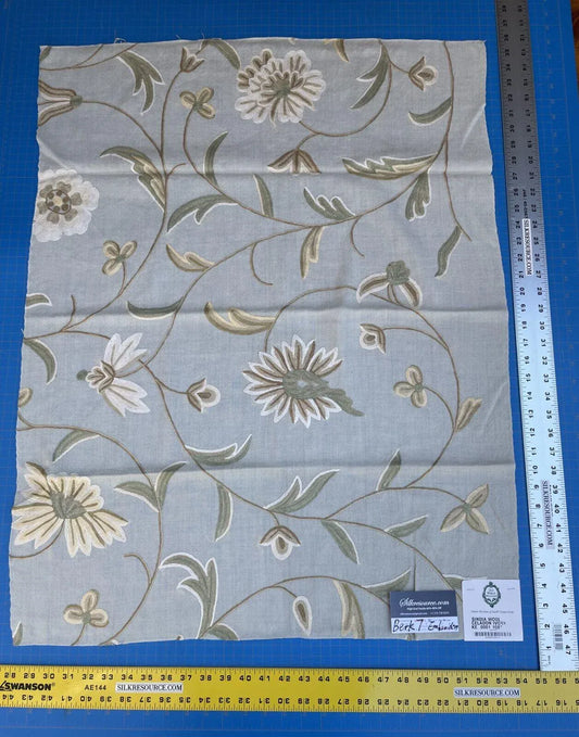 9h Berkbox7 Scalamandre Leen Pastel Ivory Wool Crewel Embroidery MSRP USD 380/Y