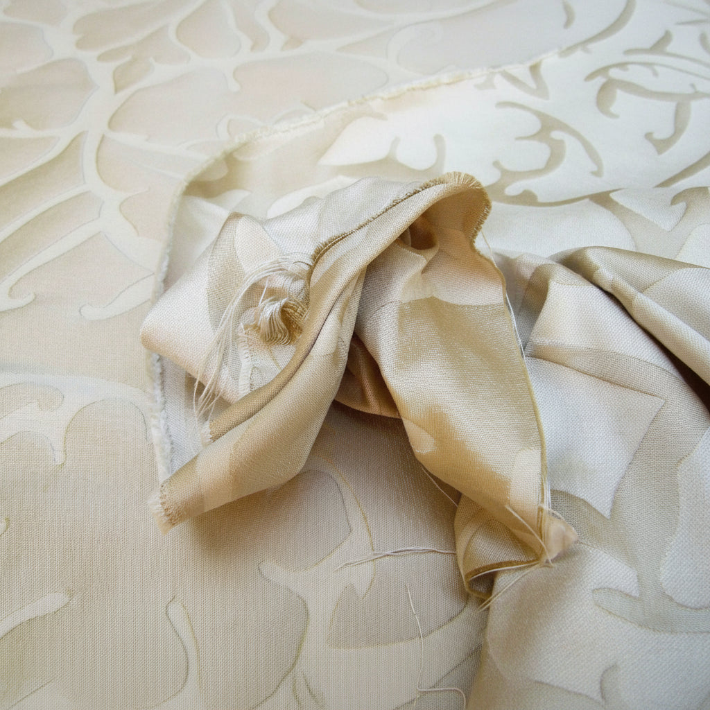 Kravet Couture Barbara Barry Old World in Flax *white Cream 100% Silk Damask
